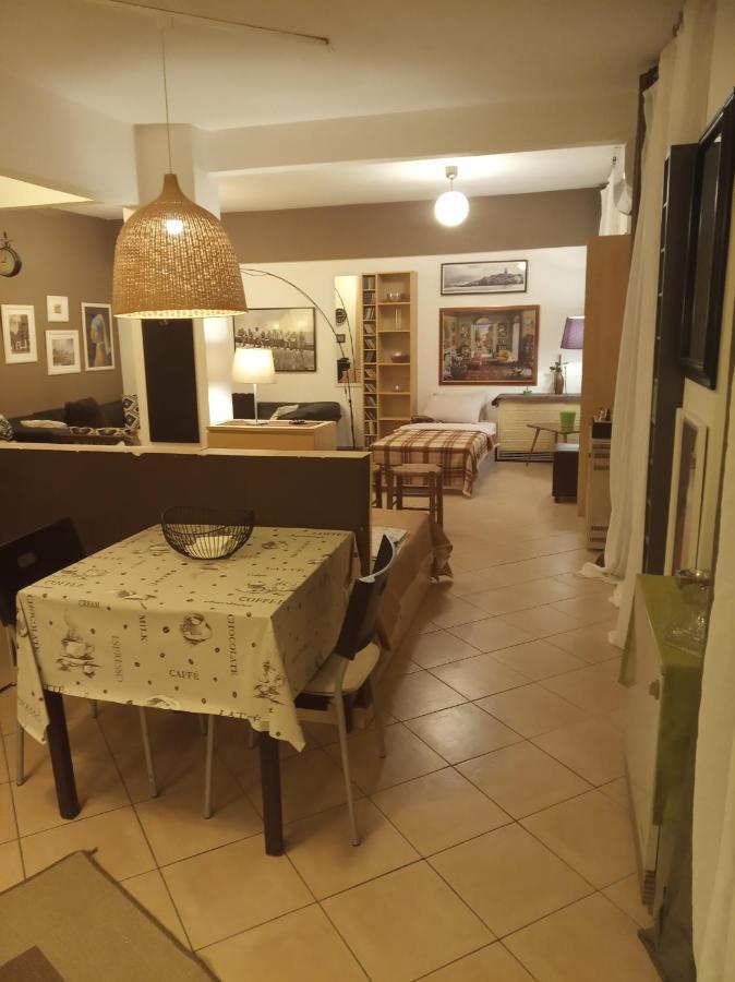 Spacious Cosy Apt Солун Екстериор снимка